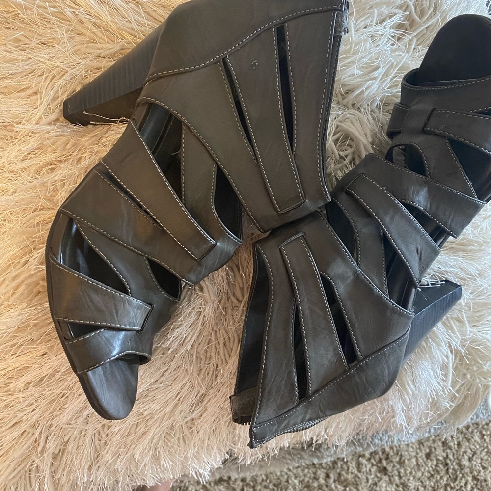 Gray Size 10 Heels